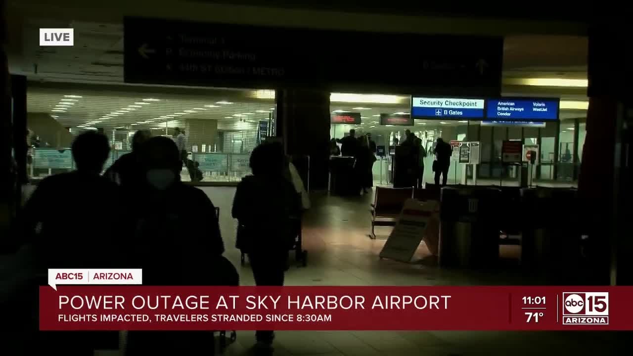 Power outage causes major delays at Phoenix Sky Harbor International ...