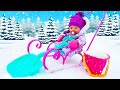 Çocuklar için eğlenceli video. Oyuncak bebek Anabelle kar ile oynuyor. Bebek videoları.