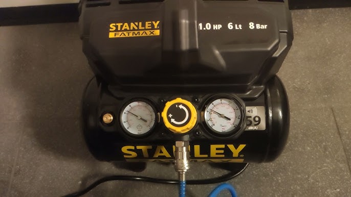 STANLEY Fatmax Silent Compressor DST 101/8/6 - avec ensemble d'accessoires  6 pièces