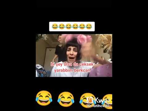 dur çocuğum oynaşma çocuğum bak terlik geliyo 💗🤣🤣