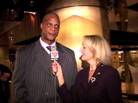 Darryl Strawberry honored at the 30th Thurman Muns...