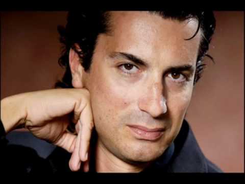 Roberto Cominati plays Ravel (1/4)