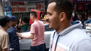 Mulher Faz Strip- Tease Em Cima De Carro Na Santa Efigênia