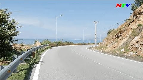 Cảnh báo nguy hiểm do sạt lở đất đá trên tuyến đường ven biển | NTV