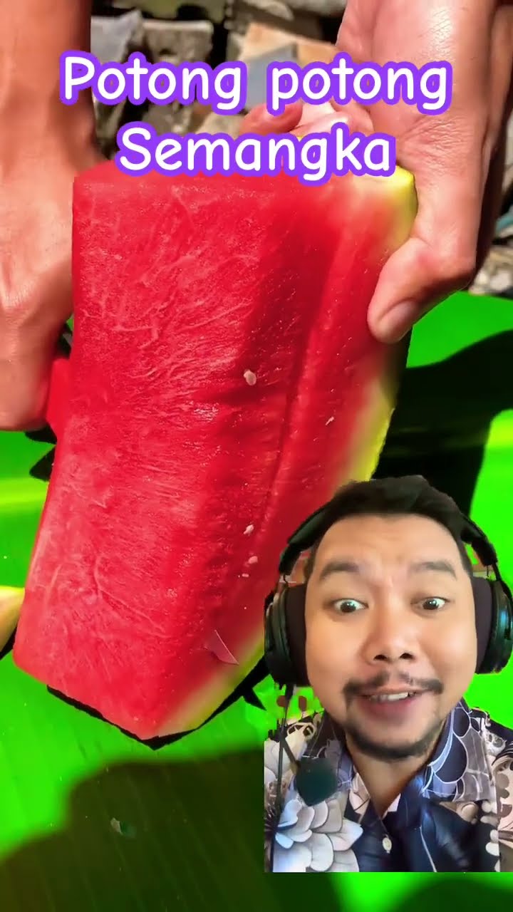 POTONG POTONG BUAH SEMANGKA!!!?? #watermelon #semangka #semangkamerah #reaction