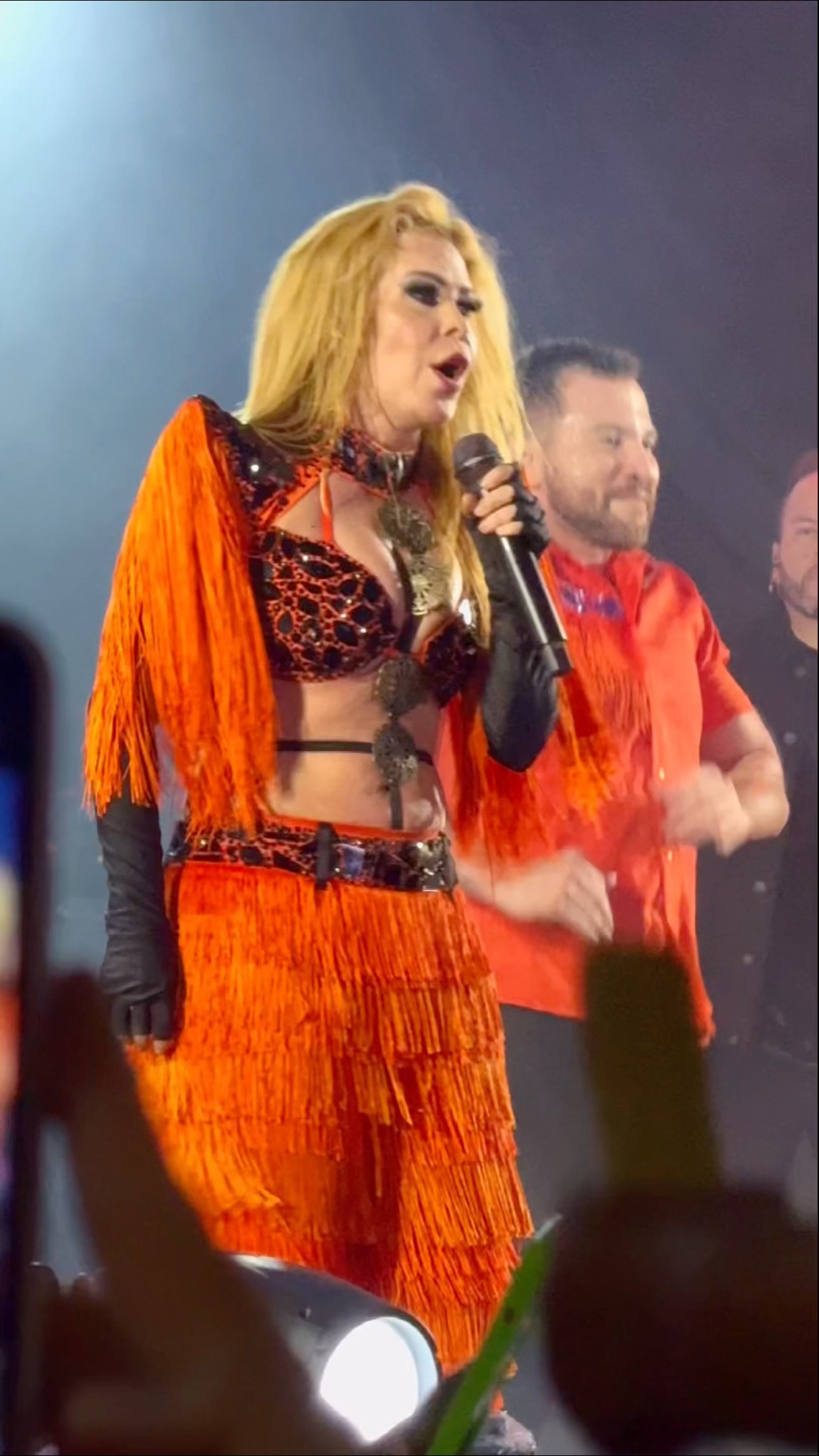 Joelma cantando o Tacacá