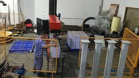 Automatic single arm rotate column rotary carton case bag Oil drum palletizer machine palletizing