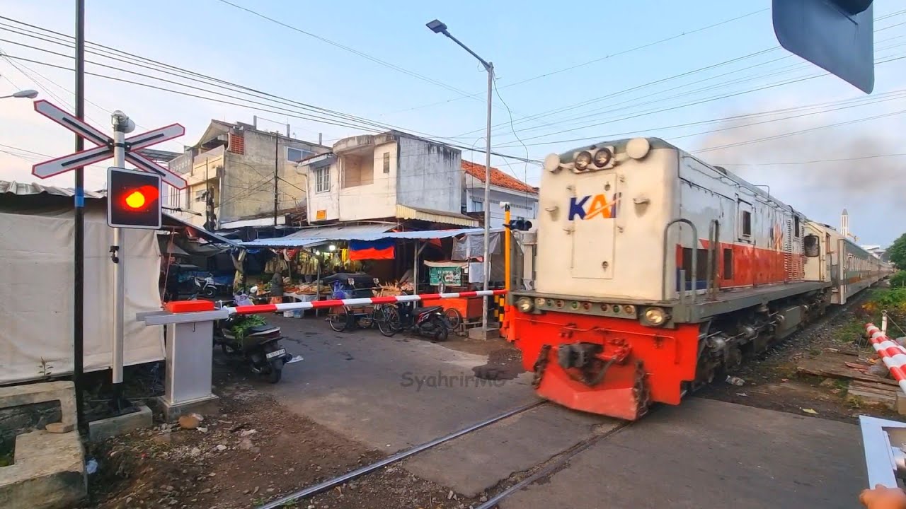 Palang Baru WANTECH Paling Langka | Perlintasan Kereta Api Minimalis