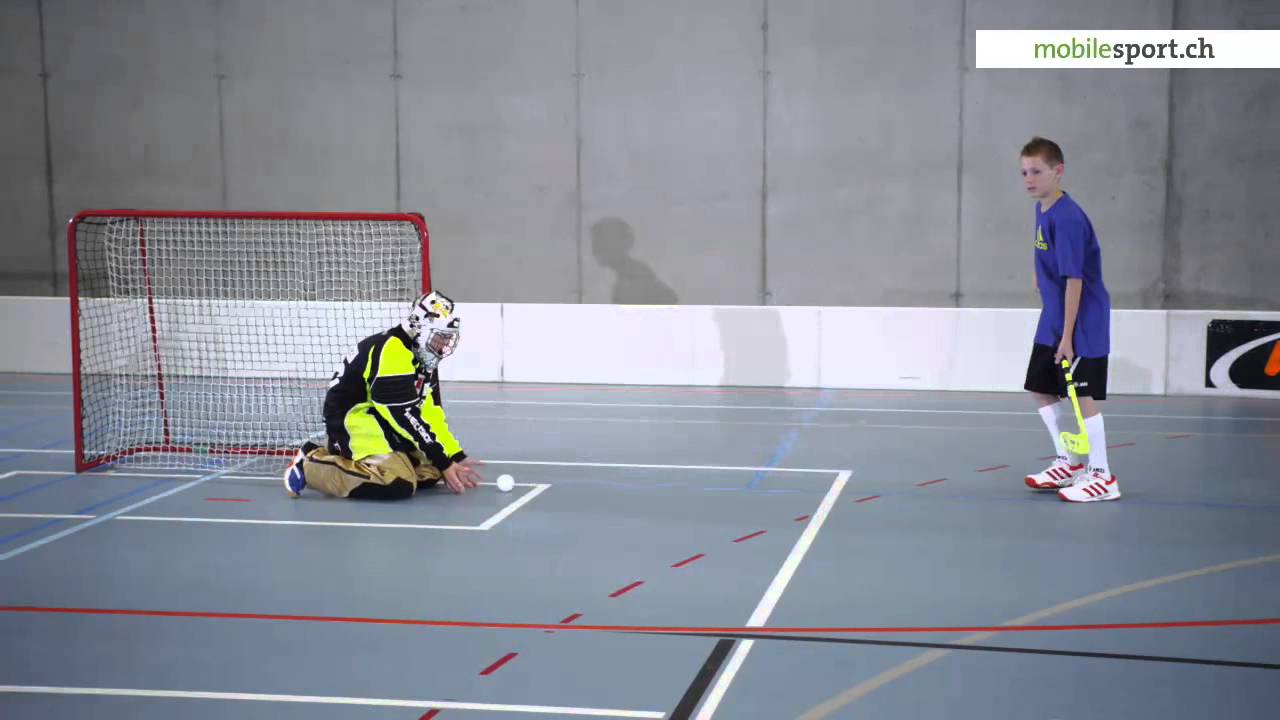 Rückpass zum Torhüter / Passe en