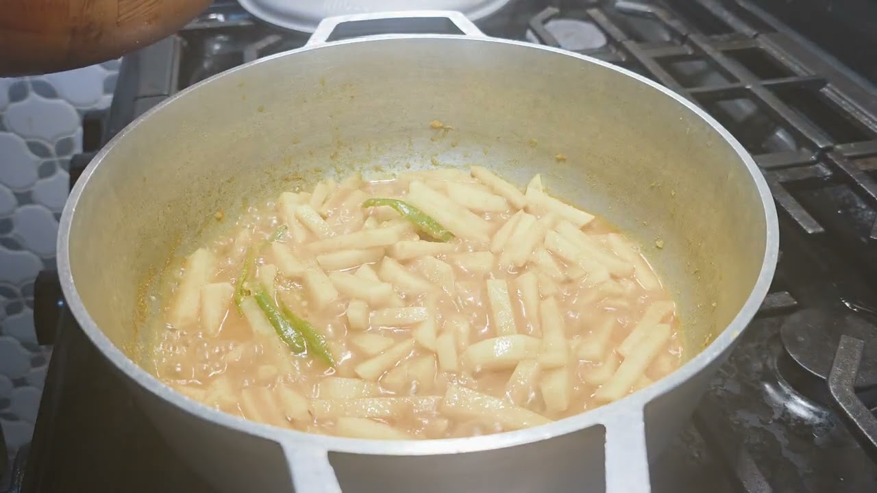 এই শুটকি কে কে পছন্দ করো বলোতো? আমি এই প্রথম খেয়েছি বিষণ টেস্টি মাশাআল্লাহ❤️ 