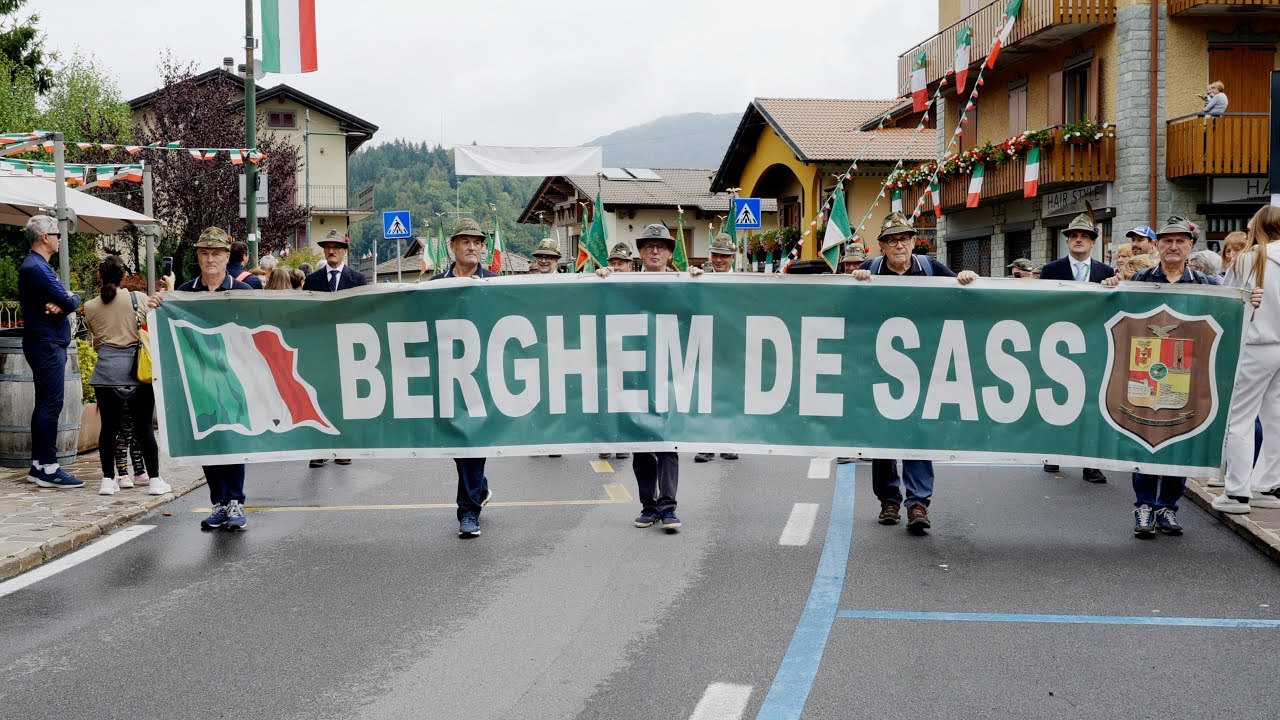 40ª ADUNATA SEZIONALE ALPINI BERGAMO - Selvino: prima parte SFILATA