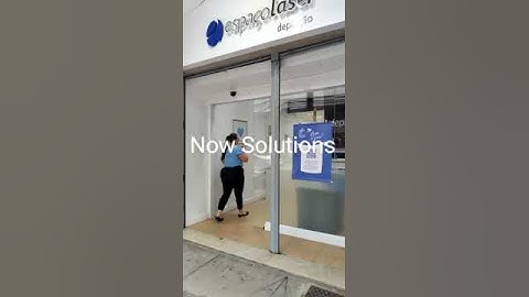 Porta de vidro automática com sensor de presença.