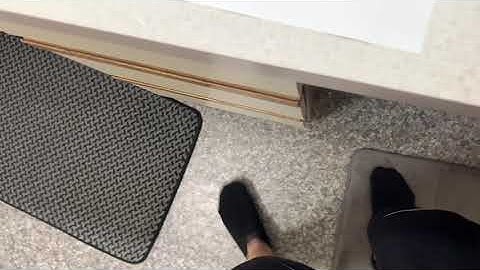 Minecraft UHC but RANDOM items fall from the SKY...A THREAT