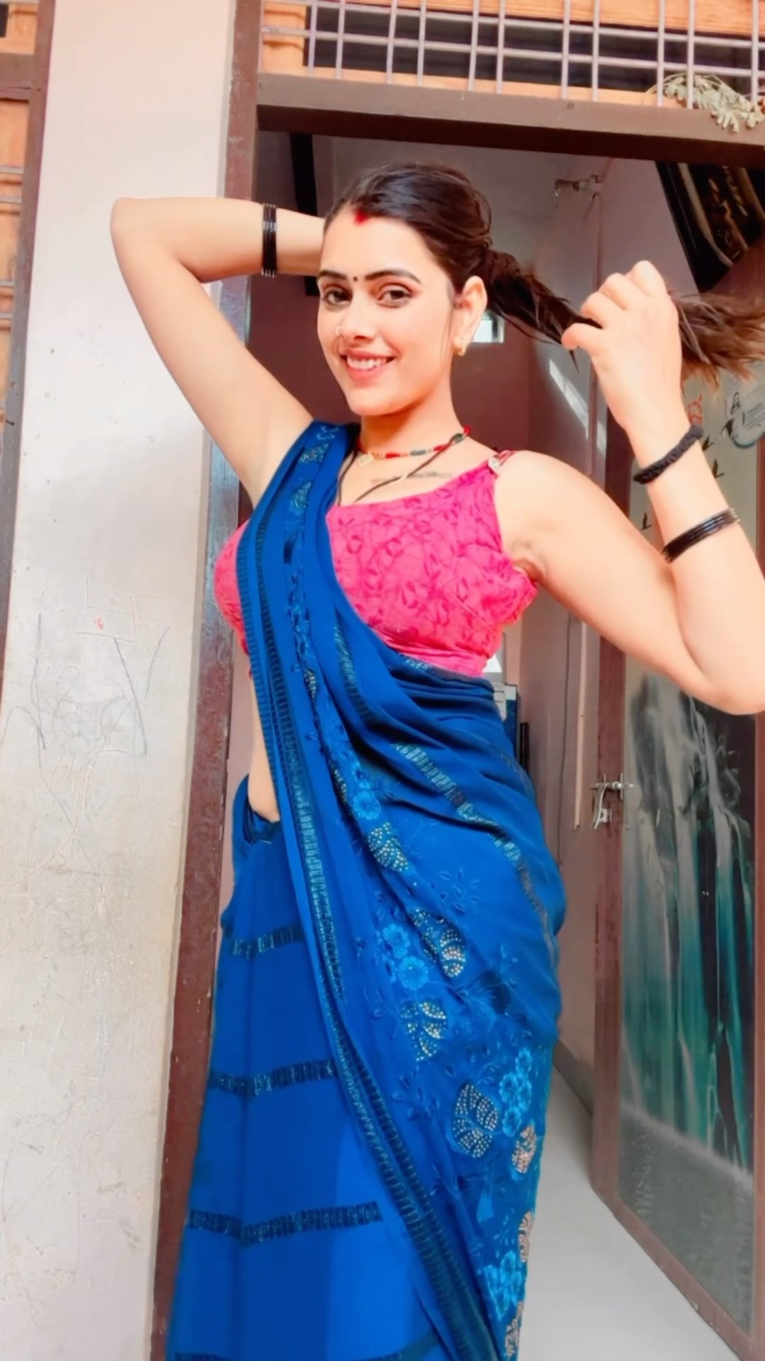 ये क्या बोलती तू #shorts #meenu #trending #ytshorts