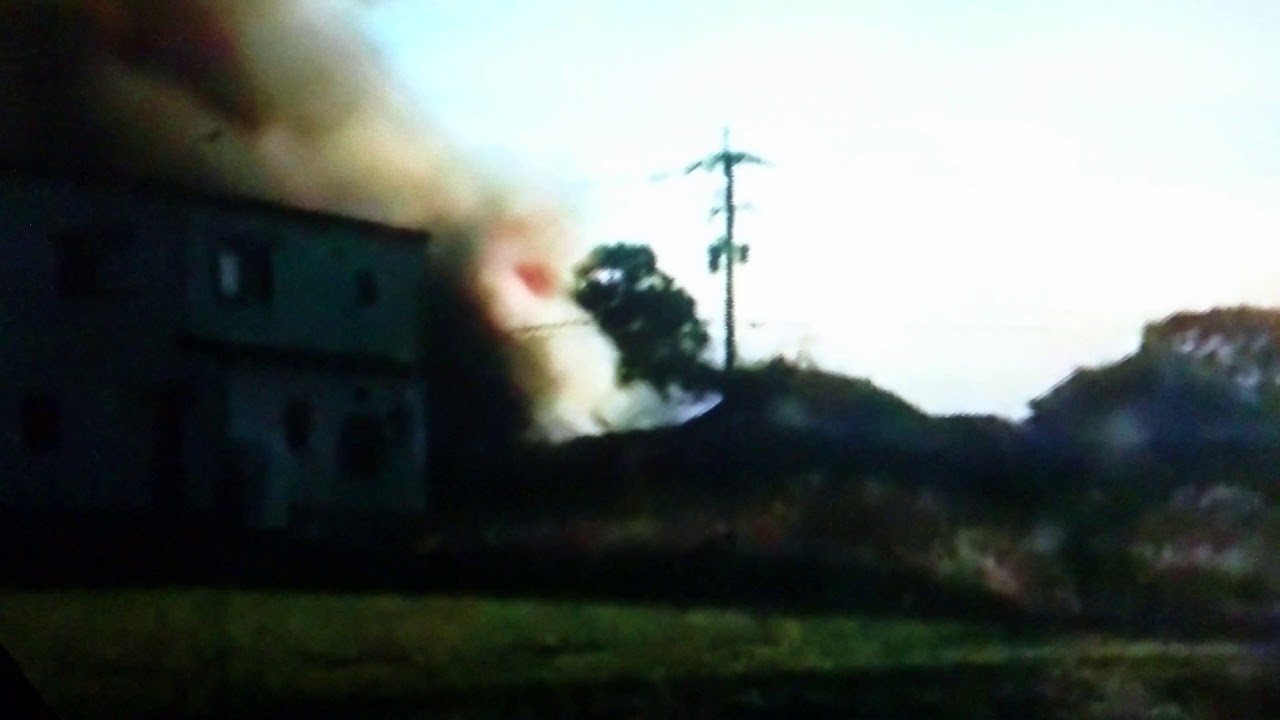 【閲覧注意】ヘリコプターが墜落する動画【事故】   YouTube