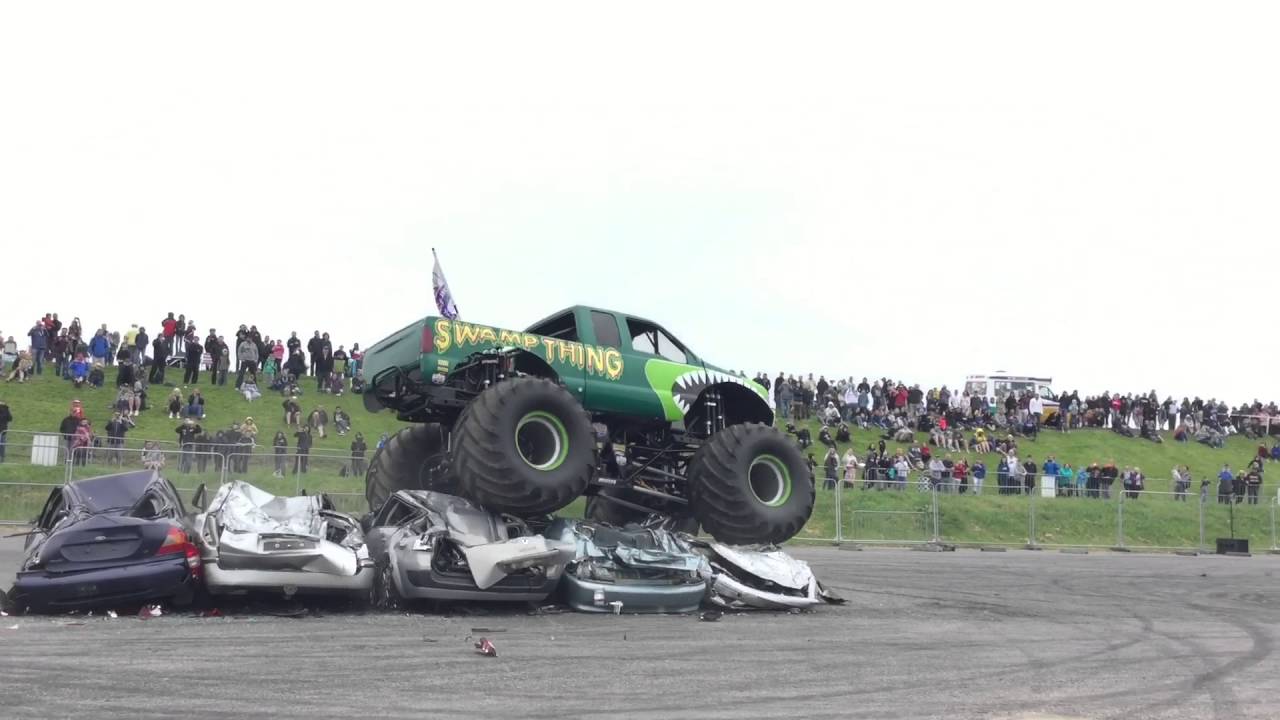 Swamp Thing 4x4 at Santa Pod's  "The Main Event" Day 2