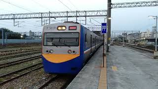 2203次區間車EMU700型嘉義站進站