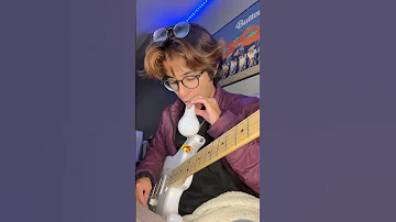 505 - ARCTIC MONKEYS 🎸💡