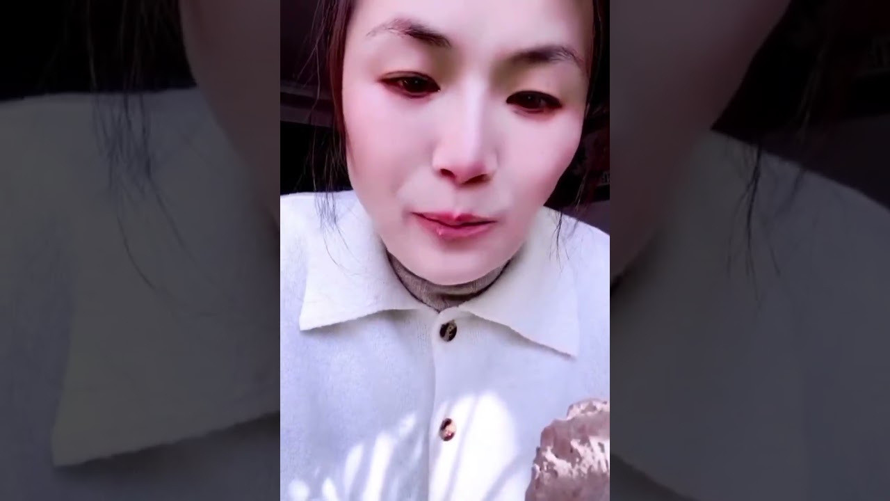 ONE OF MY FAVOURITE HUGE CHEESE COOKIE BRICK EATING VIDEO CREAMY CRUNCHY DUSTY MUDDY FLAVOURED ASMR😋