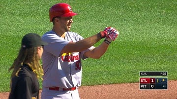 STL@PIT: Wainwright rips an RBI double to center