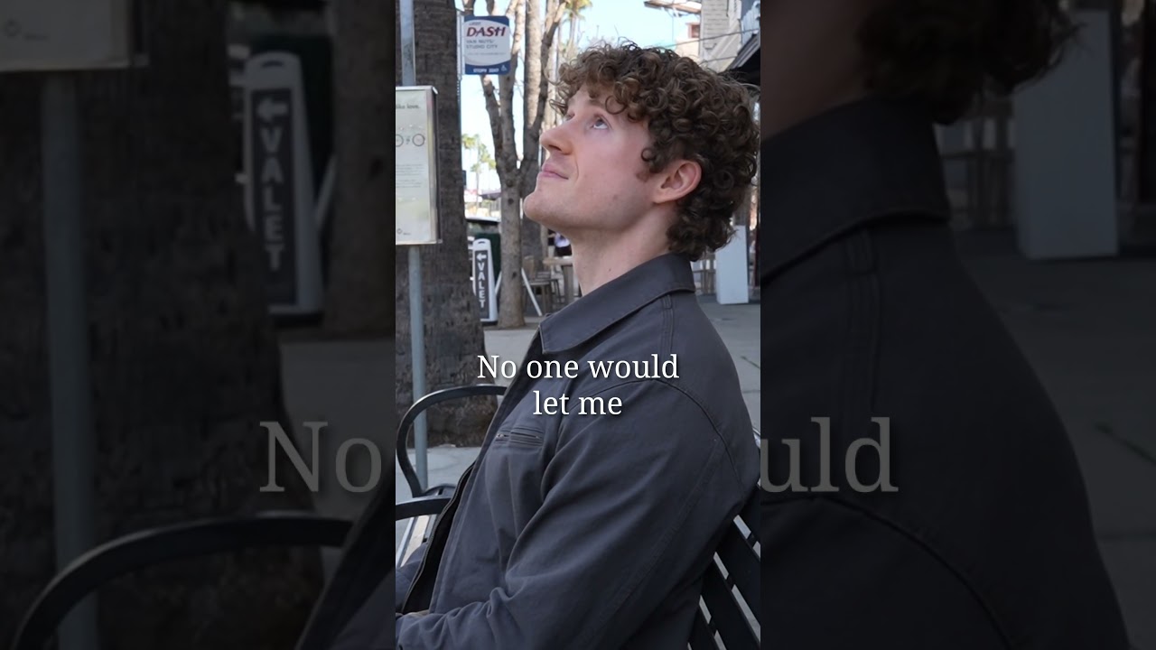 «Можно я буду третьим лишним на вашем свидании?»