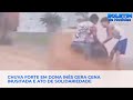 CHUVA FORTE EM DONA INÊS GERA CENA INUSITADA E ATO DE SOLIDARIEDADE