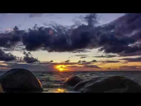 Beach sunset - Time Lapse 4K