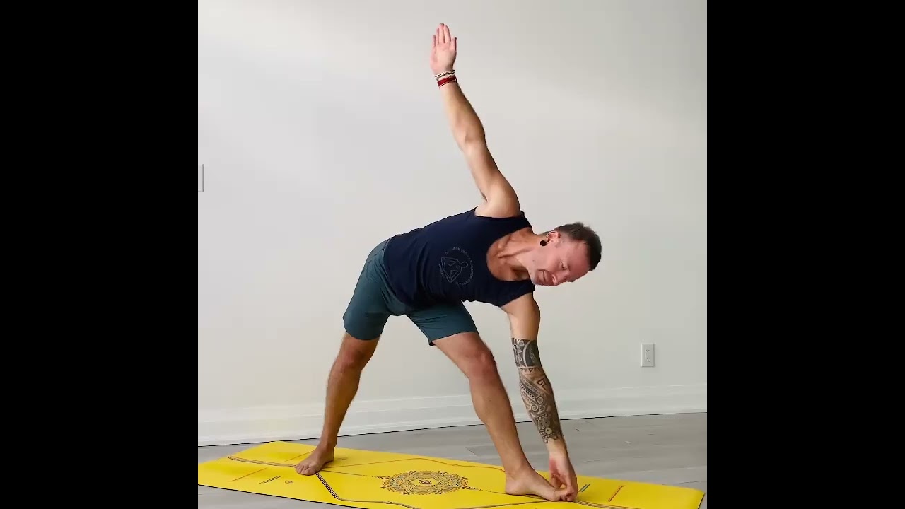 How to do Trikonasana / Triangle Pose