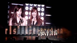 Girls Generation addressing the crowd and then performing Kissing you at SMTown New York