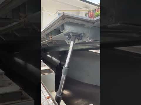 Video: Lujoso estacionamiento subterráneo hidráulico en el garaje