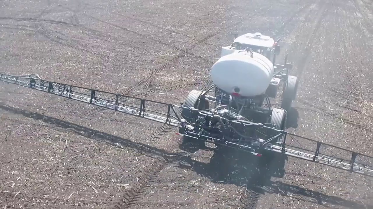 Презентация самоходного опрыскивателя MF9335 в КФХ Козлова В Д  14 мая 2020г  Trim