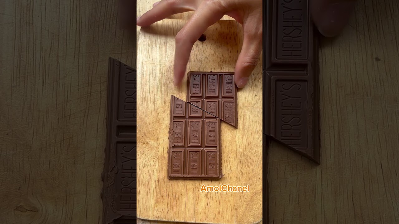 แบ่งให้ 1 ชิ้น 🍫🍫  #Chocolate  #ช็อกโกแลต #คลิปสั้น #howto #ฮาวทู #fypシ゚ #shortvideo #shorts