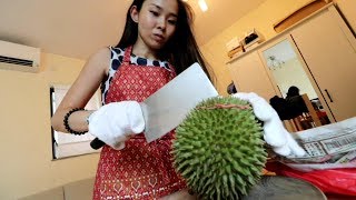 Japanese girl became Durian addict after her Malaysia Trip