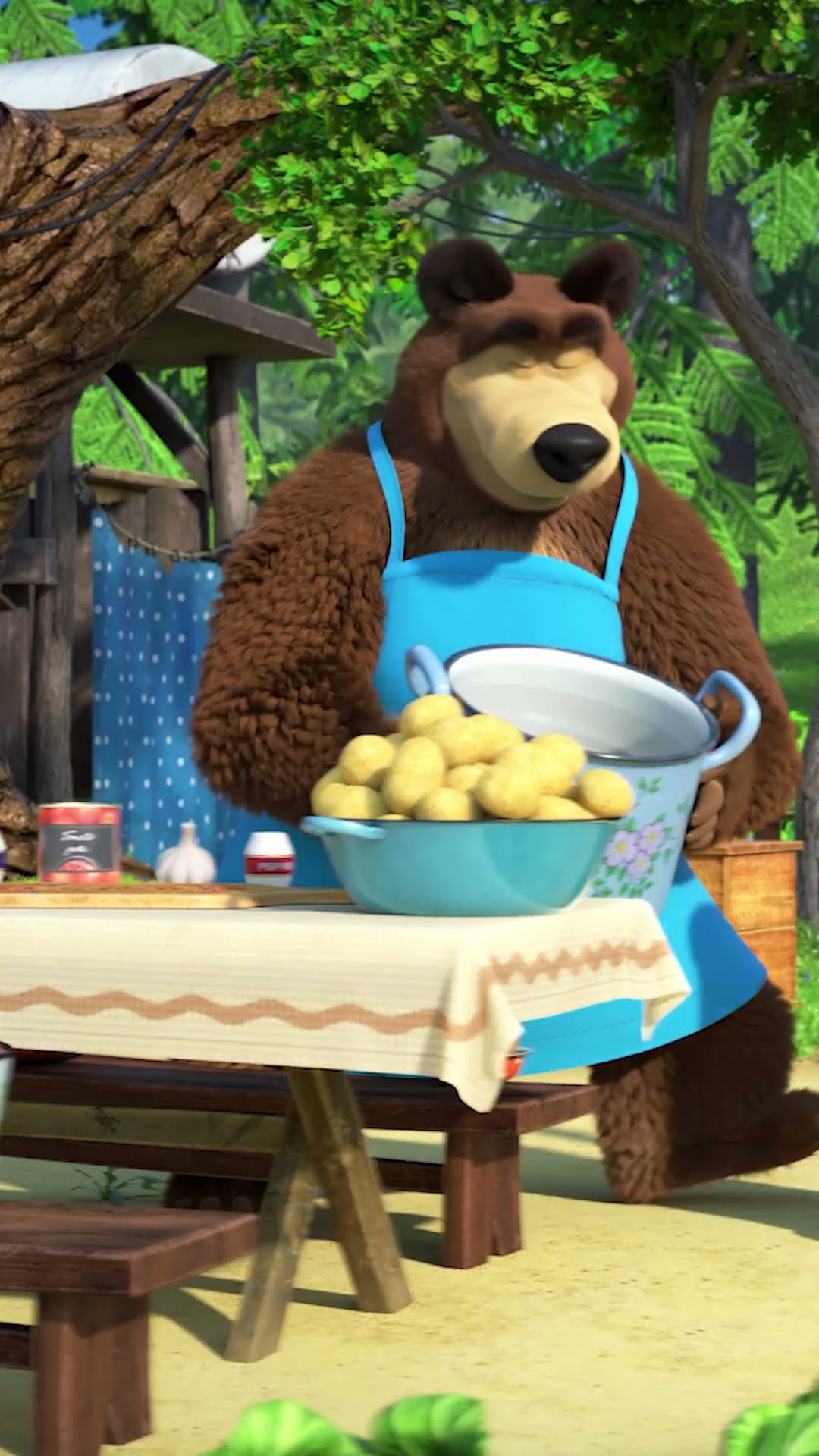 Chef's morning ?☀️? #SoupPursuit #MashaAndTheBear #Shorts #cartoonforkids #kids