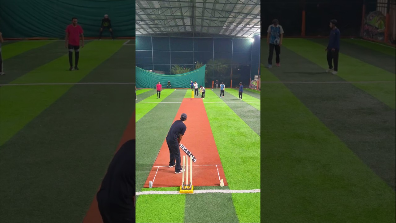 Har gang mein aisa ek udta hua fielder hota hi hai... 😅😂 🎥: Turf Hitters/IG #MumbaiIndians