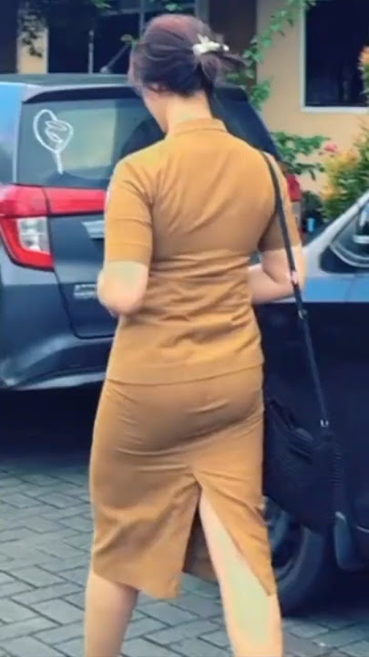 PNS Cantik Gaya Jalan Dan Penampilannya Seperti model