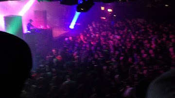 Crizzly - Put Your Hands Up live at Concord Music Hall 11/23/13