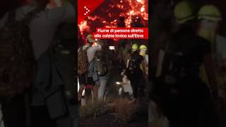 🌋 Eruzione Etna, fiume di persone verso la colata lavica nella Valle del Bove