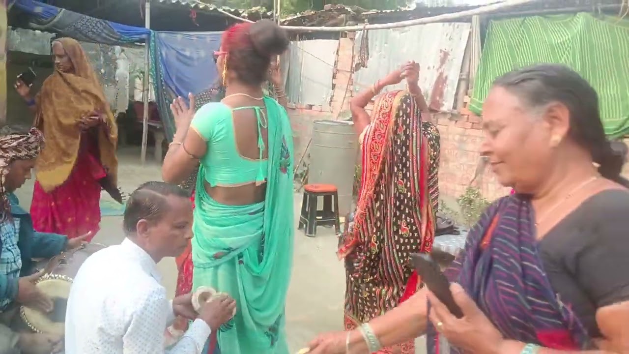 👌👌 बहुत-बहुत बधाई हो ♥️♥️ बहुत सुंदर सोहर है दीदी लोग बहुत सुंदर डांस किए हैं आप सब देखकर कमेंट करन