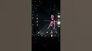 ONE OK ROCK - Wherever You Are (Axiata Arena, Malaysia)