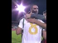 شاهد حسرة و بكاء لاعبي الجزائر إثر الخسارة من المغرب .. واللاعب المغربي يواسي زميله الجزائري ❤