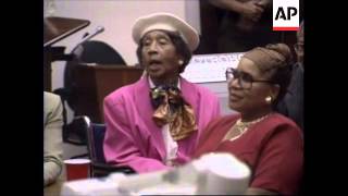 USA: OJ SIMPSON'S LAWYERS AND FAMILY PRESS CONFERENCE