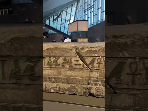 شوف بقايا المعابد في عصر بناة الأهرامات