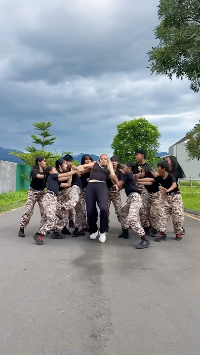 Apakah kita memenangkan tren ini?🫣🔥 #dance #viral #indonesia #trending