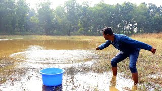 Fishing Video || Traditional village boy amazing fishing technique in forest pond || Village fishing