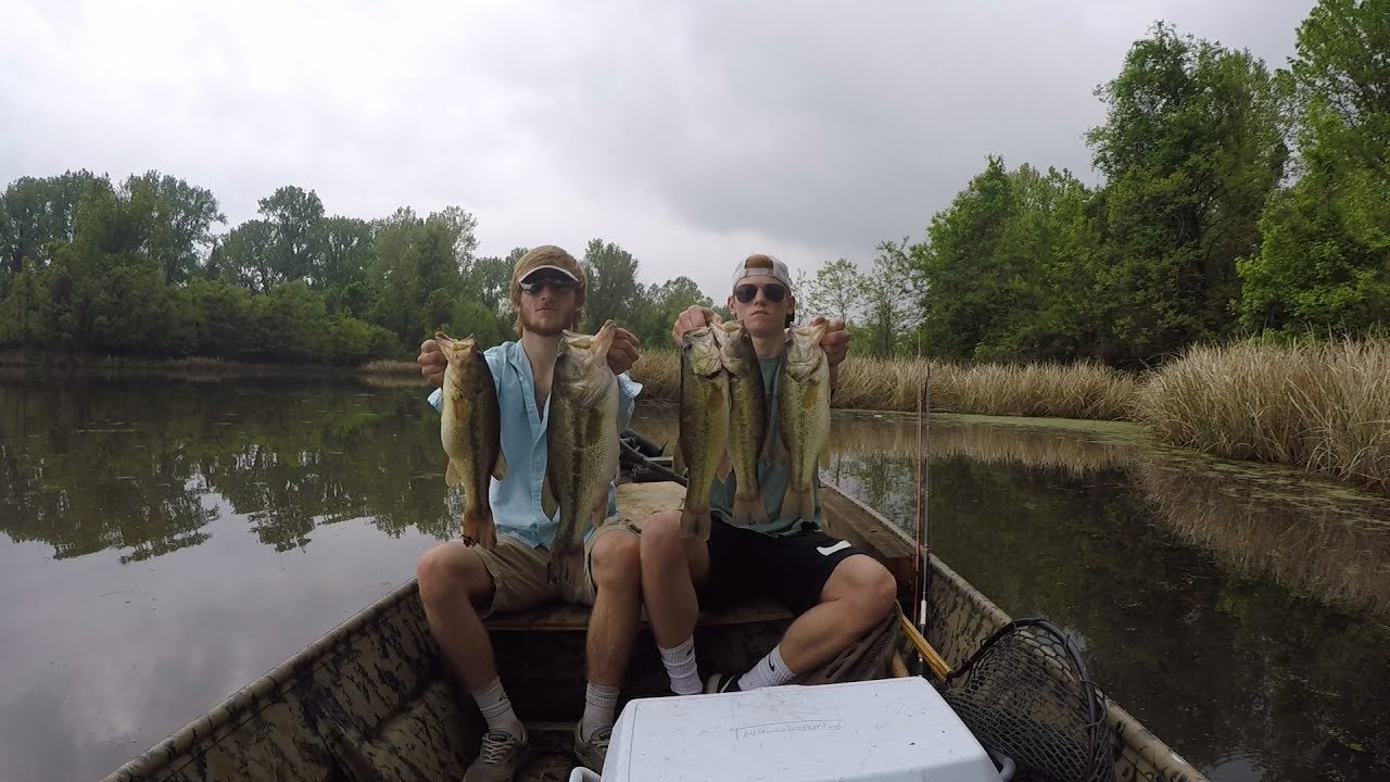 Spring Bass Fishing At Its Best || Lake Dardanelle - YouTube