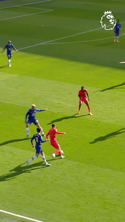 Julio Enciso scores 35-yard STUNNER vs Chelsea 🚀