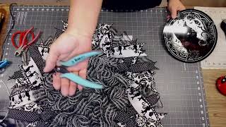 Fast & Easy Black Cat Halloween Deco Mesh Wreath | Quick DIY Wreath Tutorial with KatsCreationsNMore Fast & Easy Black Cat Halloween Deco Mesh Wreath | Quick DIY Wreath Tutorial with KatsCreationsNMore