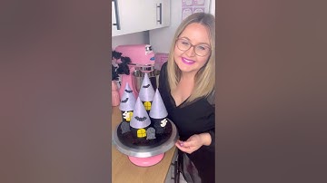 The cutest Spooky Haunted Castle Cakes are made with Frost Form 👻🖤 www.frostform.com