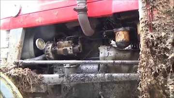 Kolik oleje potřebuje motor Massey Ferguson 135?